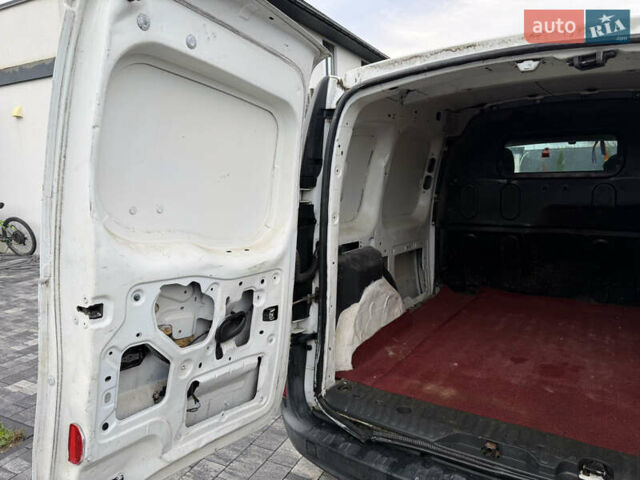 Рено Кенгу 2012 в Львове на Automoto.ua Белый Рено Кенгу, объемом двигателя 1.46 л и пробегом 233 тыс. км за 3850 $, фото 4 на Automoto.ua
