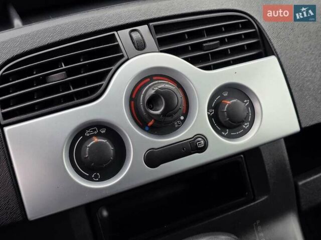 Белый Рено Кенгу, объемом двигателя 0 л и пробегом 59 тыс. км за 4999 $, фото 19 на Automoto.ua