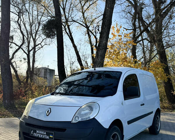 Белый Рено Кенгу, объемом двигателя 1.46 л и пробегом 235 тыс. км за 4000 $, фото 1 на Automoto.ua