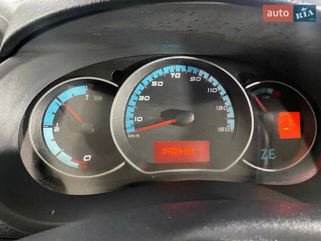Білий Рено Кєнгу, об'ємом двигуна 0 л та пробігом 39 тис. км за 6100 $, фото 17 на Automoto.ua