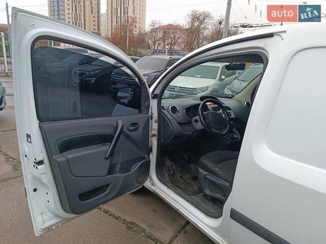 Белый Рено Кенгу, объемом двигателя 1.5 л и пробегом 330 тыс. км за 6490 $, фото 10 на Automoto.ua