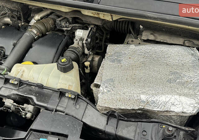 Белый Рено Кенгу, объемом двигателя 1.46 л и пробегом 234 тыс. км за 7700 $, фото 15 на Automoto.ua