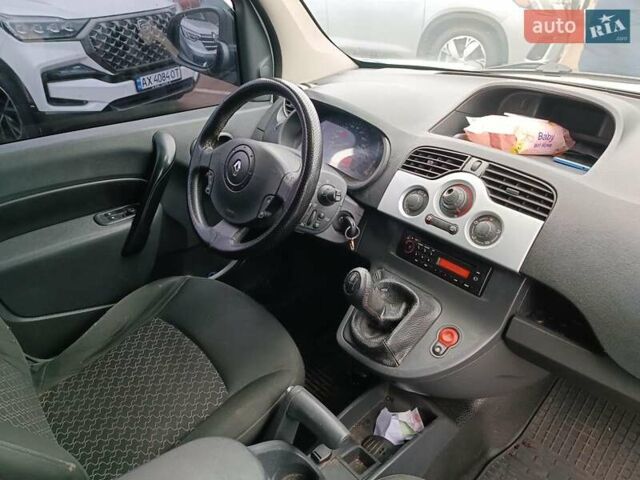 Белый Рено Кенгу, объемом двигателя 1.5 л и пробегом 330 тыс. км за 6490 $, фото 19 на Automoto.ua