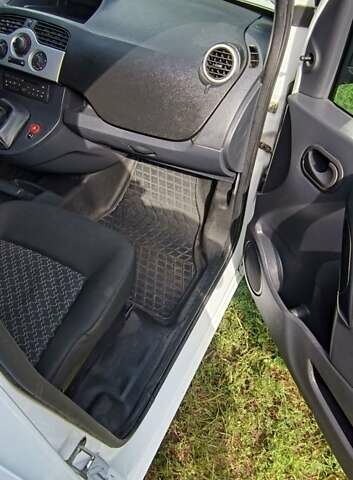 Білий Рено Кєнгу, об'ємом двигуна 1.5 л та пробігом 257 тис. км за 5700 $, фото 8 на Automoto.ua