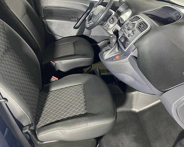 Білий Рено Кєнгу, об'ємом двигуна 0 л та пробігом 39 тис. км за 6100 $, фото 13 на Automoto.ua