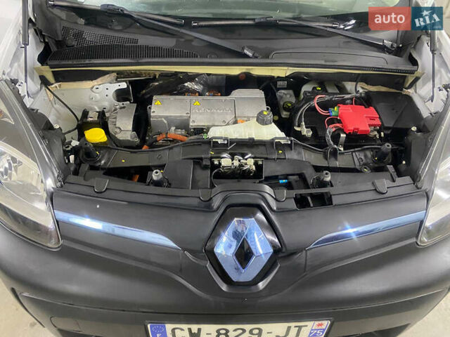 Білий Рено Кєнгу, об'ємом двигуна 0 л та пробігом 39 тис. км за 6100 $, фото 19 на Automoto.ua