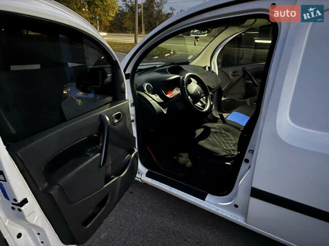 Білий Рено Кєнгу, об'ємом двигуна 1.46 л та пробігом 237 тис. км за 5600 $, фото 19 на Automoto.ua