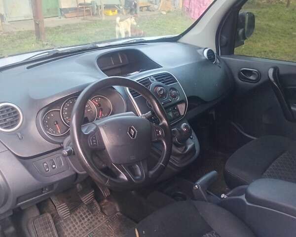 Белый Рено Кенгу, объемом двигателя 1.5 л и пробегом 230 тыс. км за 2500 $, фото 10 на Automoto.ua