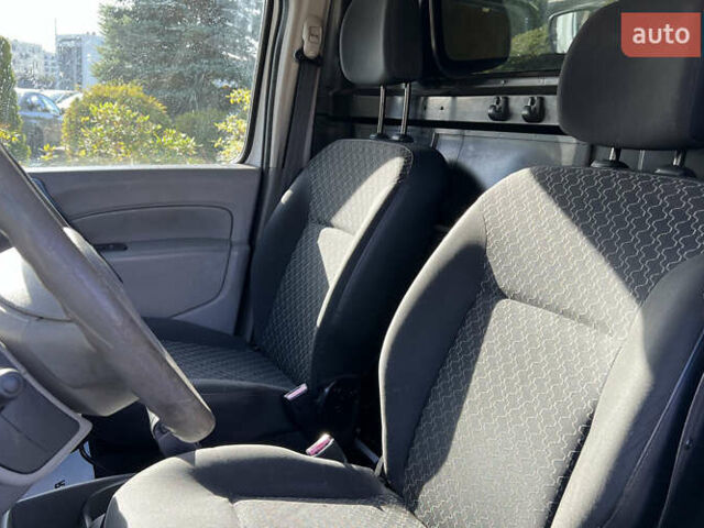 Рено Кєнгу 2013 у Львові на Automoto.ua Білий Рено Кєнгу, об'ємом двигуна 1.46 л та пробігом 202 тис. км за 6600 $, фото 14 на Automoto.ua