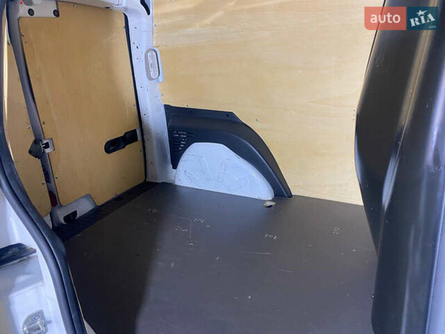 Білий Рено Кєнгу, об'ємом двигуна 0 л та пробігом 39 тис. км за 6100 $, фото 12 на Automoto.ua