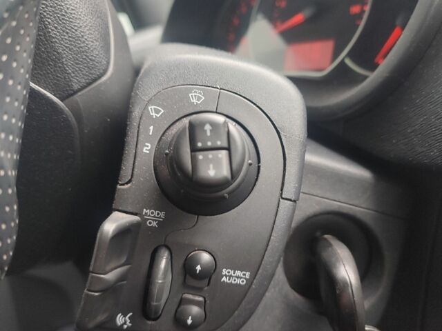 Белый Рено Кенгу, объемом двигателя 1.5 л и пробегом 320 тыс. км за 7400 $, фото 7 на Automoto.ua