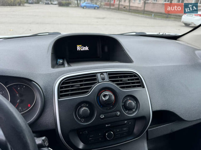 Белый Рено Кенгу, объемом двигателя 1.5 л и пробегом 304 тыс. км за 5900 $, фото 9 на Automoto.ua