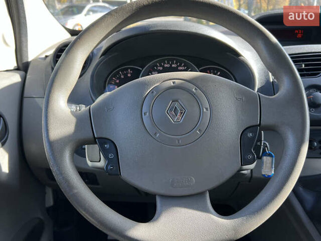 Рено Кєнгу 2013 у Львові на Automoto.ua Білий Рено Кєнгу, об'ємом двигуна 1.46 л та пробігом 202 тис. км за 6600 $, фото 9 на Automoto.ua