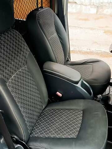 Белый Рено Кенгу, объемом двигателя 1.5 л и пробегом 303 тыс. км за 6000 $, фото 16 на Automoto.ua