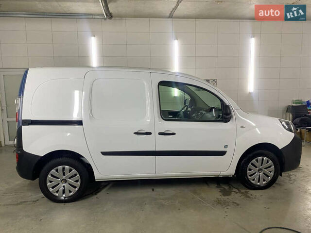 Білий Рено Кєнгу, об'ємом двигуна 0 л та пробігом 39 тис. км за 6100 $, фото 10 на Automoto.ua