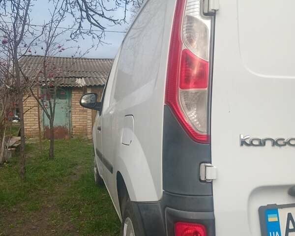 Белый Рено Кенгу, объемом двигателя 1.5 л и пробегом 230 тыс. км за 2500 $, фото 3 на Automoto.ua