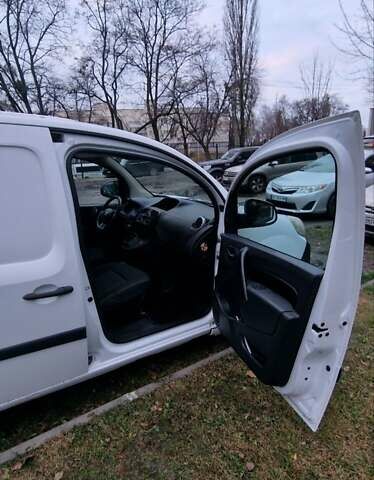 Белый Рено Кенгу, объемом двигателя 1.5 л и пробегом 340 тыс. км за 4050 $, фото 3 на Automoto.ua