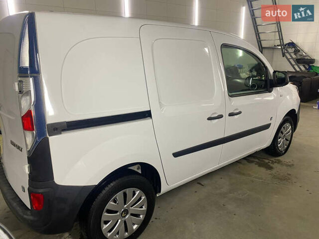 Білий Рено Кєнгу, об'ємом двигуна 0 л та пробігом 39 тис. км за 6100 $, фото 2 на Automoto.ua