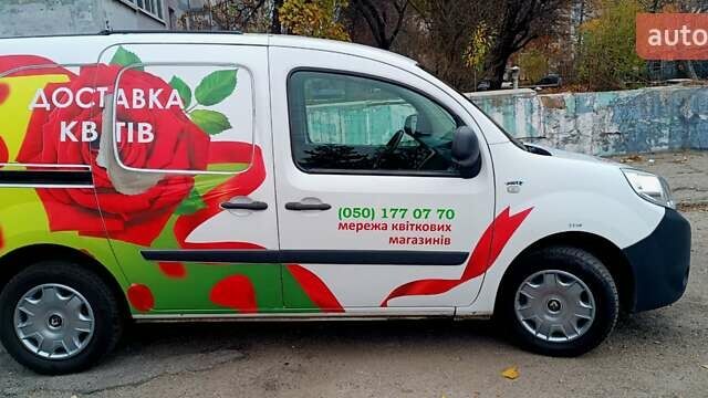 Белый Рено Кенгу, объемом двигателя 1.5 л и пробегом 303 тыс. км за 6000 $, фото 1 на Automoto.ua