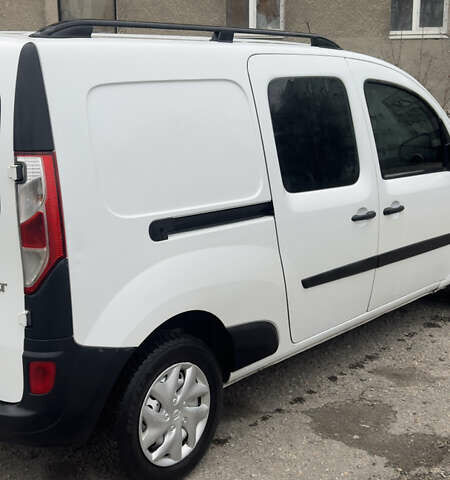 Белый Рено Кенгу, объемом двигателя 1.46 л и пробегом 234 тыс. км за 7700 $, фото 3 на Automoto.ua