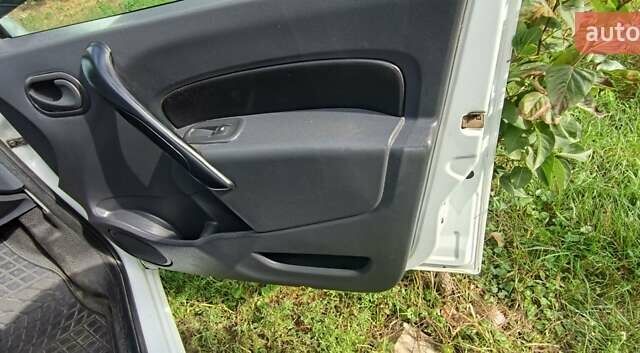 Білий Рено Кєнгу, об'ємом двигуна 1.5 л та пробігом 257 тис. км за 5700 $, фото 5 на Automoto.ua