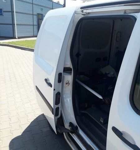 Білий Рено Кєнгу, об'ємом двигуна 1.46 л та пробігом 150 тис. км за 6200 $, фото 7 на Automoto.ua