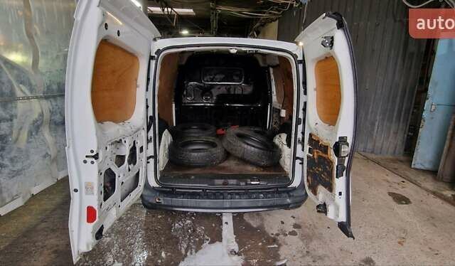 Белый Рено Кенгу, объемом двигателя 1.5 л и пробегом 340 тыс. км за 4050 $, фото 13 на Automoto.ua