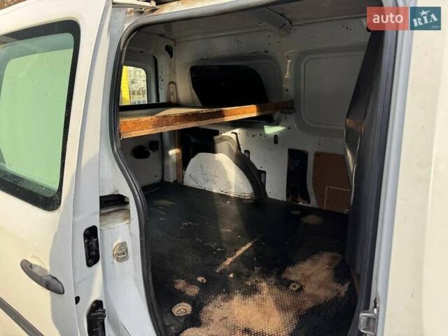 Белый Рено Кенгу, объемом двигателя 1.46 л и пробегом 317 тыс. км за 3500 $, фото 14 на Automoto.ua