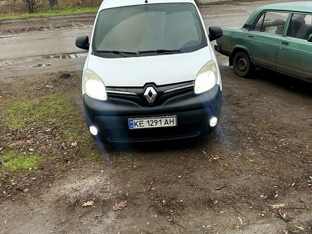 Белый Рено Кенгу, объемом двигателя 1.5 л и пробегом 265 тыс. км за 9200 $, фото 4 на Automoto.ua