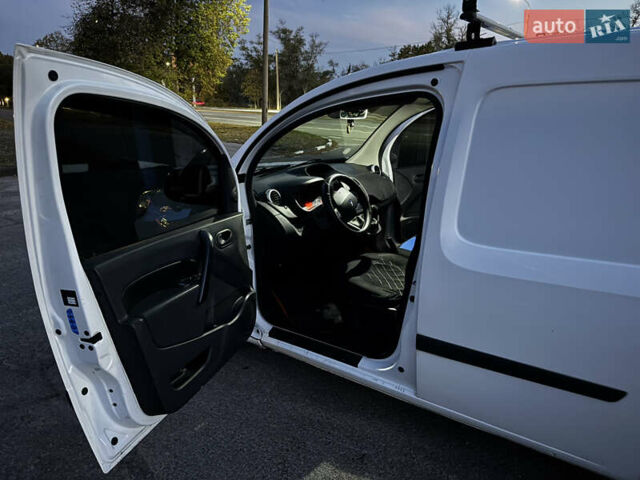 Білий Рено Кєнгу, об'ємом двигуна 1.46 л та пробігом 237 тис. км за 5600 $, фото 18 на Automoto.ua