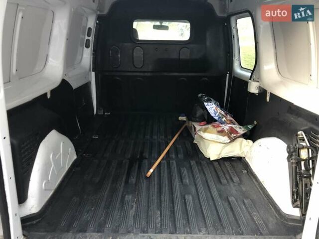 Рено Кєнгу 2014 у Василькове на Automoto.ua Білий Рено Кєнгу, об'ємом двигуна 1.46 л та пробігом 205 тис. км за 7800 $, фото 12 на Automoto.ua