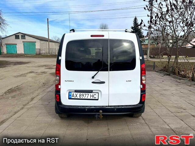 Білий Рено Кєнгу, об'ємом двигуна 1.5 л та пробігом 200 тис. км за 9999 $, фото 1 на Automoto.ua