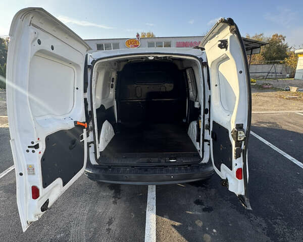 Рено Кенгу 2014 в Лубнах на Automoto.ua Белый Рено Кенгу, объемом двигателя 1.46 л и пробегом 395 тыс. км за 7150 $, фото 13 на Automoto.ua