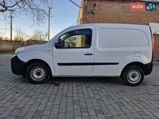 Белый Рено Кенгу, объемом двигателя 1.5 л и пробегом 325 тыс. км за 6200 $, фото 2 на Automoto.ua