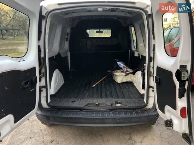 Рено Кєнгу 2014 у Василькове на Automoto.ua Білий Рено Кєнгу, об'ємом двигуна 1.46 л та пробігом 205 тис. км за 7800 $, фото 11 на Automoto.ua