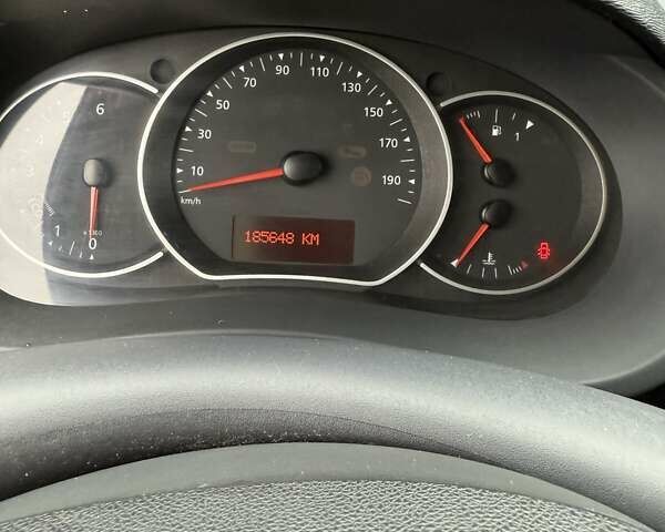 Белый Рено Кенгу, объемом двигателя 1.49 л и пробегом 185 тыс. км за 6000 $, фото 9 на Automoto.ua