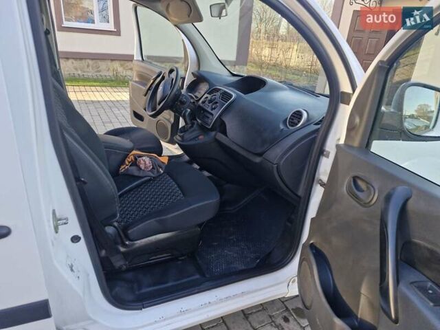 Белый Рено Кенгу, объемом двигателя 1.5 л и пробегом 325 тыс. км за 6200 $, фото 6 на Automoto.ua