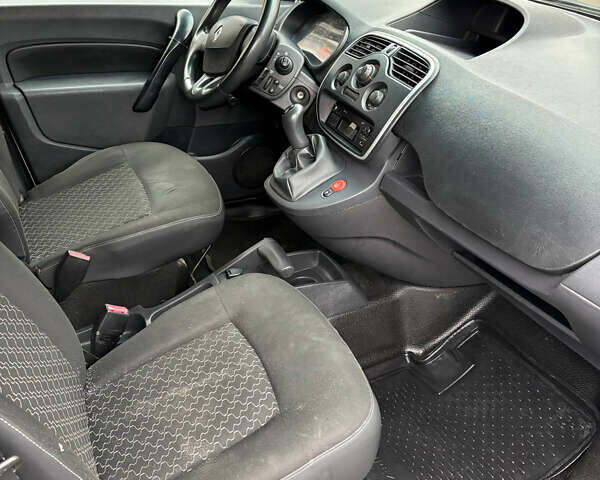 Белый Рено Кенгу, объемом двигателя 1.46 л и пробегом 166 тыс. км за 6800 $, фото 8 на Automoto.ua