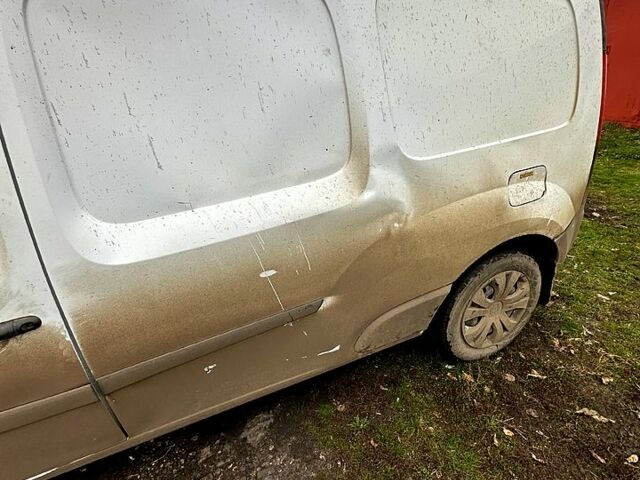 Білий Рено Кєнгу, об'ємом двигуна 1.5 л та пробігом 370 тис. км за 4300 $, фото 4 на Automoto.ua