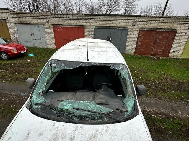 Білий Рено Кєнгу, об'ємом двигуна 1.5 л та пробігом 370 тис. км за 4300 $, фото 1 на Automoto.ua