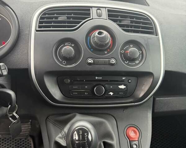 Белый Рено Кенгу, объемом двигателя 1.49 л и пробегом 185 тыс. км за 6000 $, фото 8 на Automoto.ua