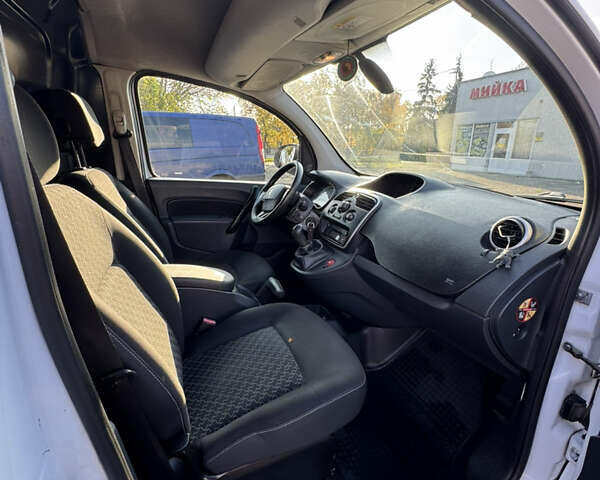 Рено Кенгу 2014 в Лубнах на Automoto.ua Белый Рено Кенгу, объемом двигателя 1.46 л и пробегом 395 тыс. км за 7150 $, фото 9 на Automoto.ua