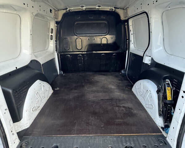 Рено Кенгу 2014 в Лубнах на Automoto.ua Белый Рено Кенгу, объемом двигателя 1.46 л и пробегом 395 тыс. км за 7150 $, фото 15 на Automoto.ua