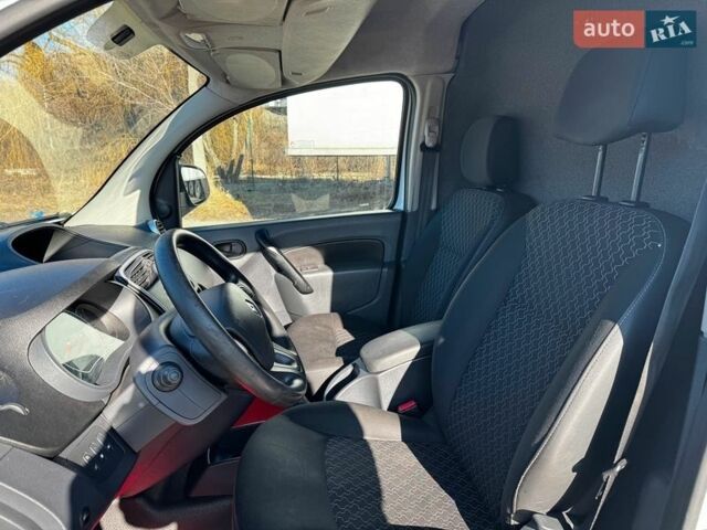 Белый Рено Кенгу, объемом двигателя 1.5 л и пробегом 284 тыс. км за 6990 $, фото 24 на Automoto.ua