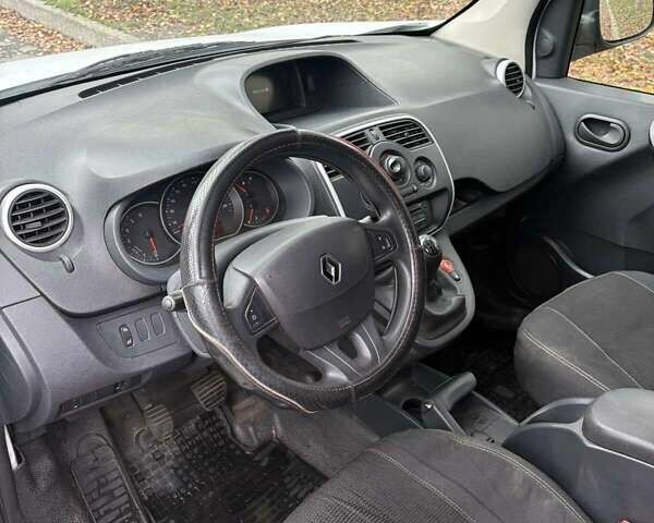 Белый Рено Кенгу, объемом двигателя 1.46 л и пробегом 289 тыс. км за 7250 $, фото 1 на Automoto.ua