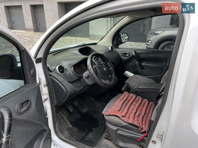 Белый Рено Кенгу, объемом двигателя 1.46 л и пробегом 277 тыс. км за 6450 $, фото 9 на Automoto.ua