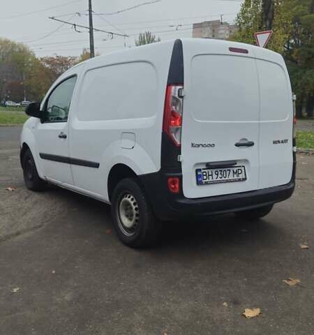 Белый Рено Кенгу, объемом двигателя 1.46 л и пробегом 236 тыс. км за 6500 $, фото 5 на Automoto.ua