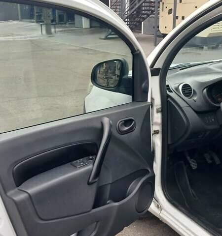 Рено Кєнгу 2015 у Броварах на Automoto.ua Білий Рено Кєнгу, об'ємом двигуна 1.46 л та пробігом 225 тис. км за 8500 $, фото 15 на Automoto.ua