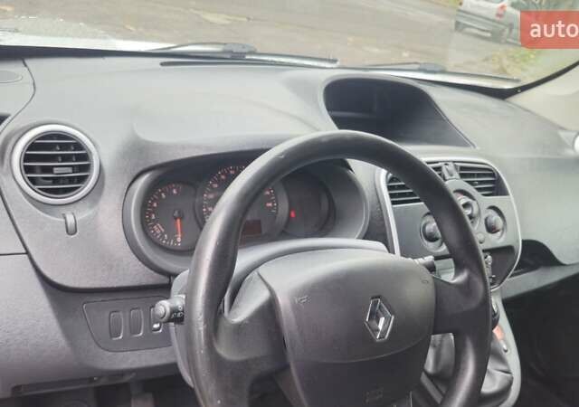 Белый Рено Кенгу, объемом двигателя 1.46 л и пробегом 236 тыс. км за 6500 $, фото 8 на Automoto.ua