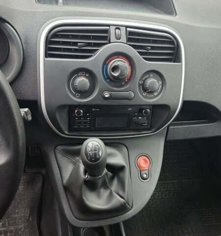 Белый Рено Кенгу, объемом двигателя 1.46 л и пробегом 236 тыс. км за 6500 $, фото 11 на Automoto.ua